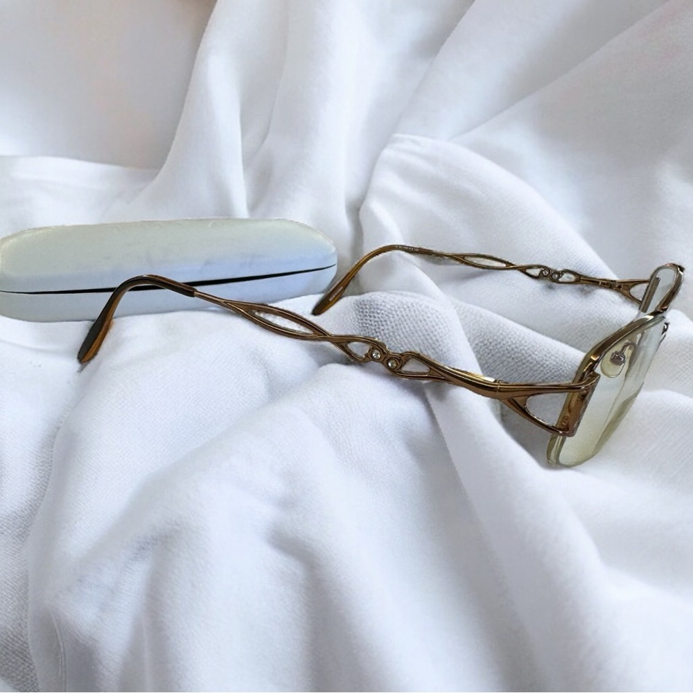 Tura Eyeglasses with Case